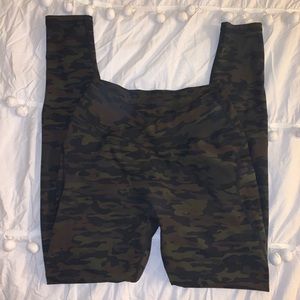 Alphalete Camo Surface Path Legging